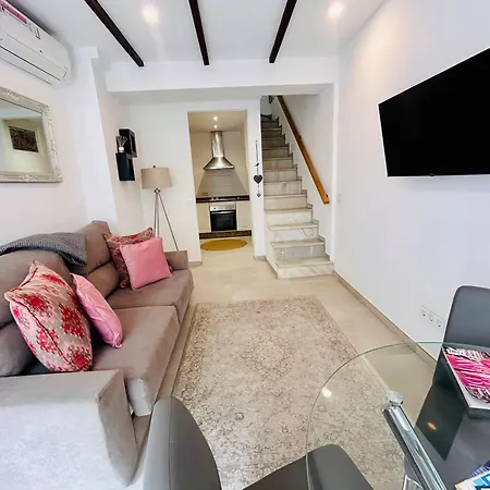 Fabulous 2 Bed-townhouse With Large Rooftop! * Estepona