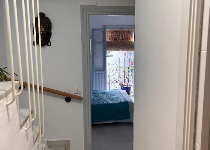 Fabulous 2 Bed-townhouse With Large Rooftop! * Estepona