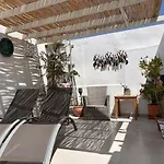 Apartment Fabulous 2 Bed-townhouse With Large Rooftop! *