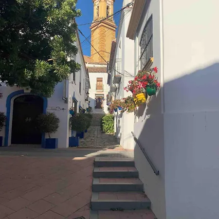 Fabulous 2 Bed-townhouse With Large Rooftop! Apartamento Estepona