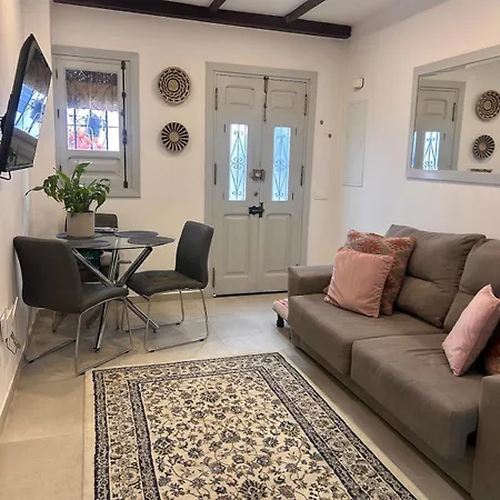 Fabulous 2 Bed-townhouse With Large Rooftop! * Estepona