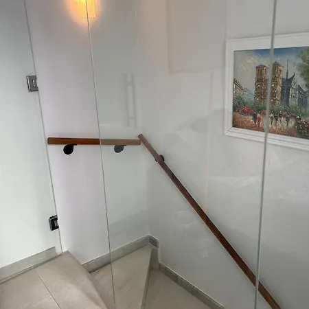 Apartman Fabulous 2 Bed-townhouse With Large Rooftop! Estepona
