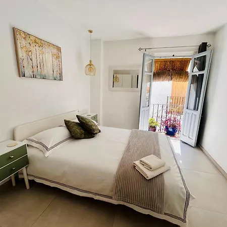Fabulous 2 Bed-townhouse With Large Rooftop! Apartamento