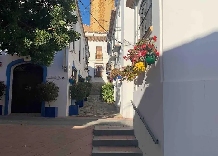 Fabulous 2 Bed-townhouse With Large Rooftop! Lejlighed Estepona