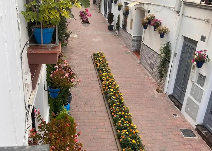 Fabulous 2 Bed-townhouse With Large Rooftop!