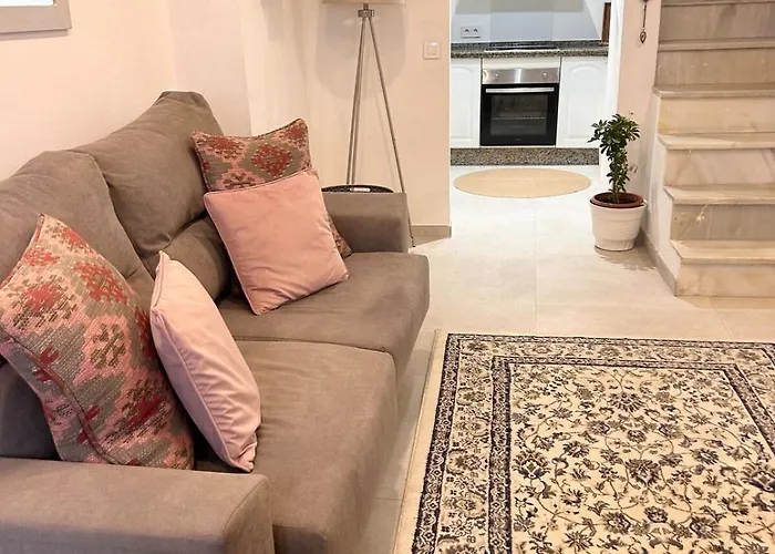 Daire Fabulous 2 Bed-townhouse With Large Rooftop! Estepona